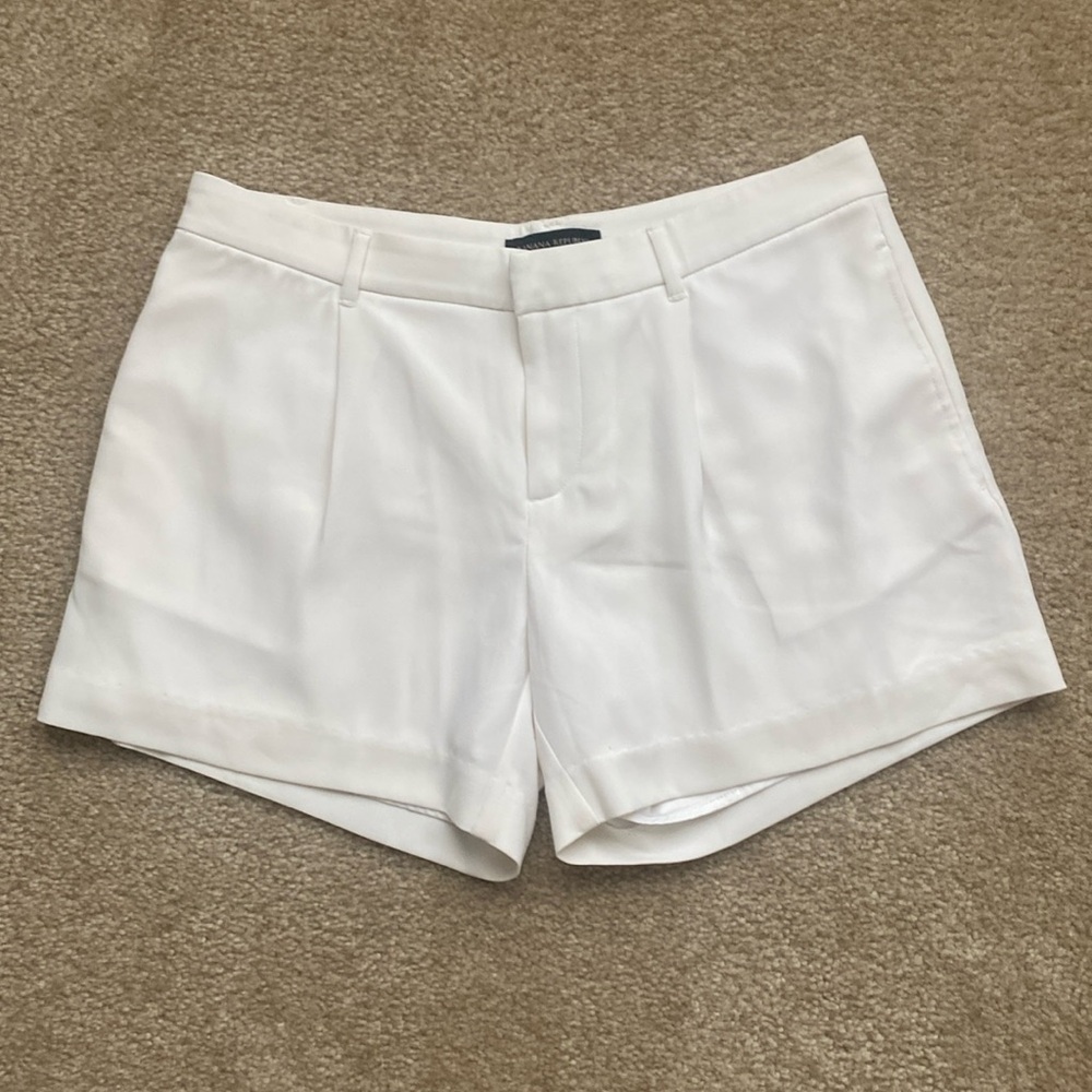 Banana Republic-white shorts with pockets